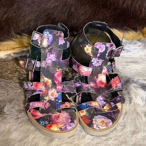Floral Gladiator Sandals 7.5 (900A)